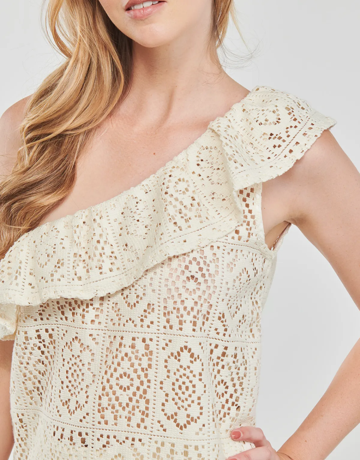 Betty London - ALISTA