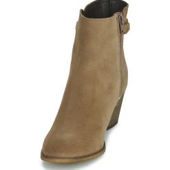 Betty London - ANDREA