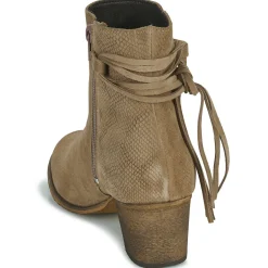 Betty London - ANDREA