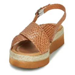 Betty London - ARAMA camel