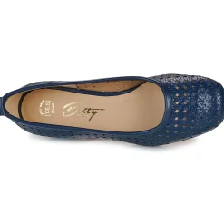 Betty London - BRIGITTE