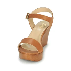 Betty London - CHARLOTA