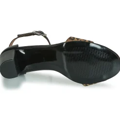 Betty London - CRETOLIA