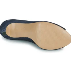 Betty London - EMANA Marine Discount