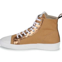 Betty London - ETOILE Hot