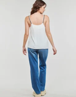 Betty London - EVOUSA Blanc Hot