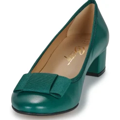 Betty London - Hélène Vert Hot