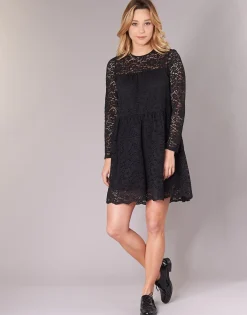 Betty London - IAOUDA Noir Online