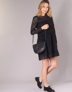 Betty London - IAOUDA Noir Online