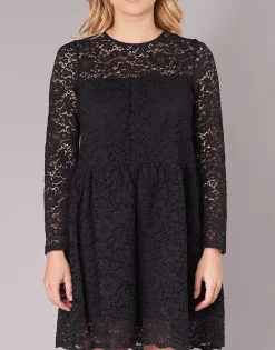 Betty London - IAOUDA Noir Online