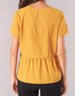 Betty London - JOCKY