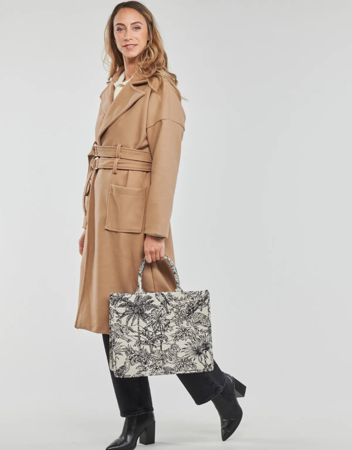 Betty London - MAUVINA