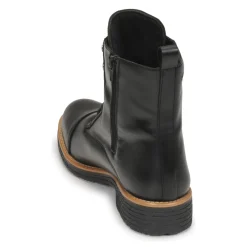 Betty London - MONNICA