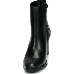 Betty London - NOHIME