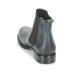 Best Betty London - NORA Marine