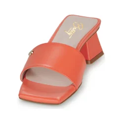 Betty London - PAULINE