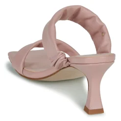 Betty London - TEODORA Nude Online