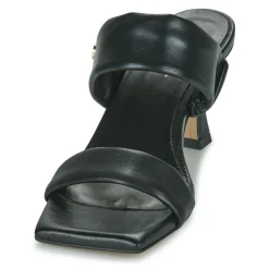 Betty London - TEODORA