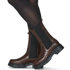 Betty London - VERONIQUE