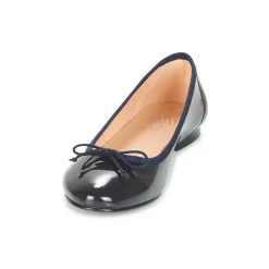 Betty London - VROLA Marine