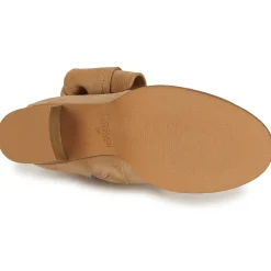 Casual Attitude - HIRCHE