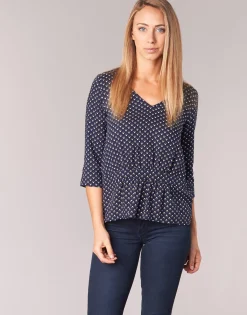 Casual Attitude - HOLA