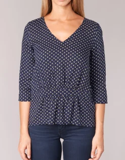 Casual Attitude - HOLA