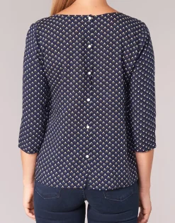 Casual Attitude - HOLA