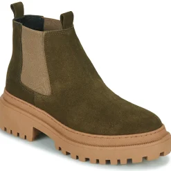 Casual Attitude - YEYE