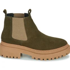 Casual Attitude - YEYE