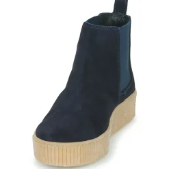 Casual Attitude - YEYE