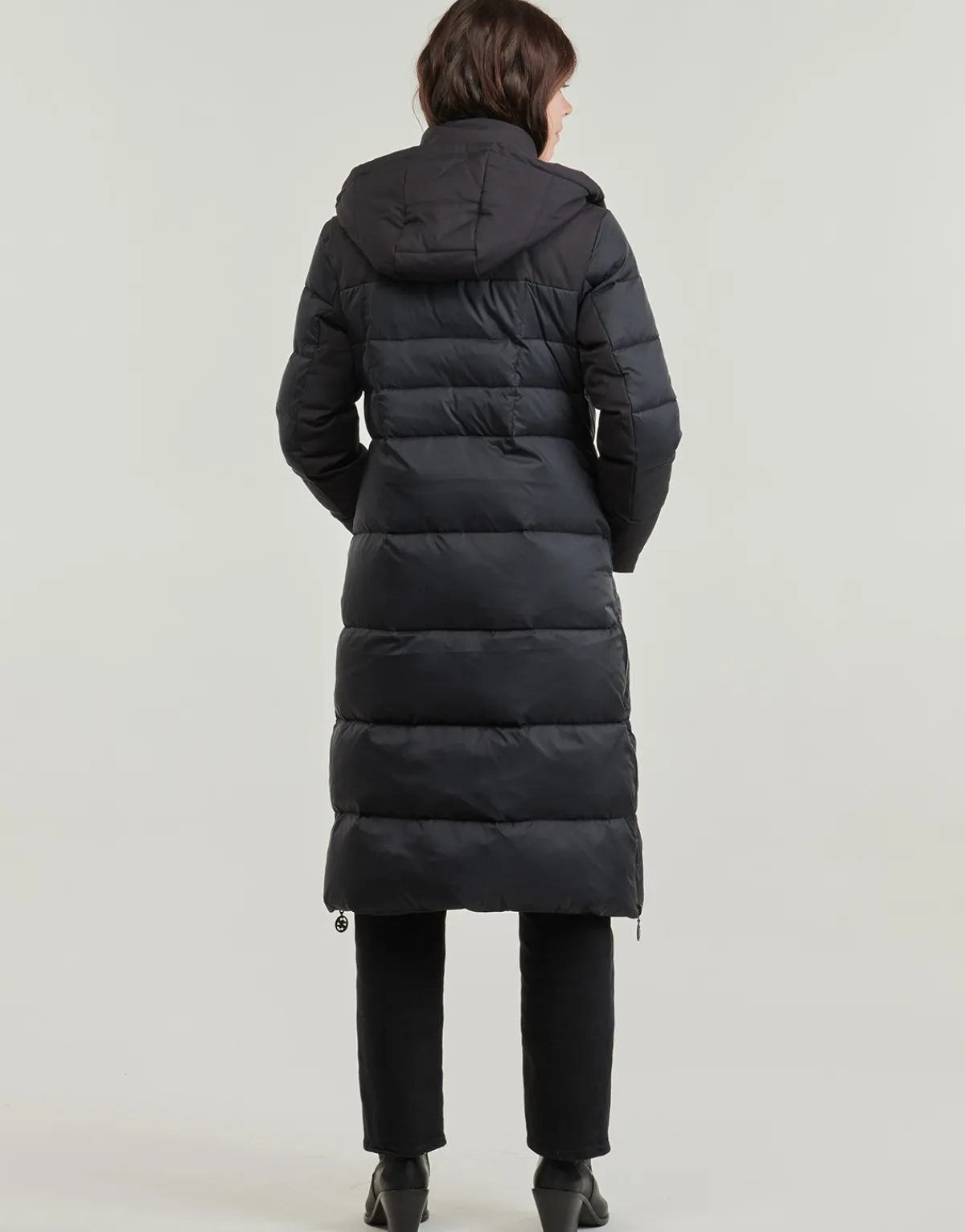 Guess - CAROLYN LONG REAL DOWN JKT Noir Hot