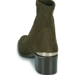 JB Martin - LUCIE Toilesuédéekaki Online