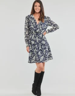 Hot Les Petites Bombes - ADELINA