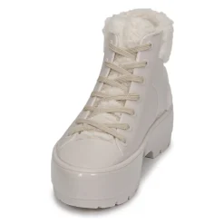 Melissa - FLUFFY SNEAKER AD