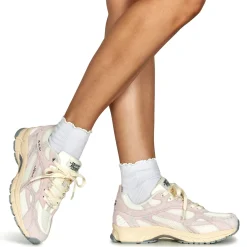 Mercer Amsterdam - The Re-Run Vintage Suede Rose