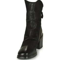 Moma - NANINI Noir Clearance