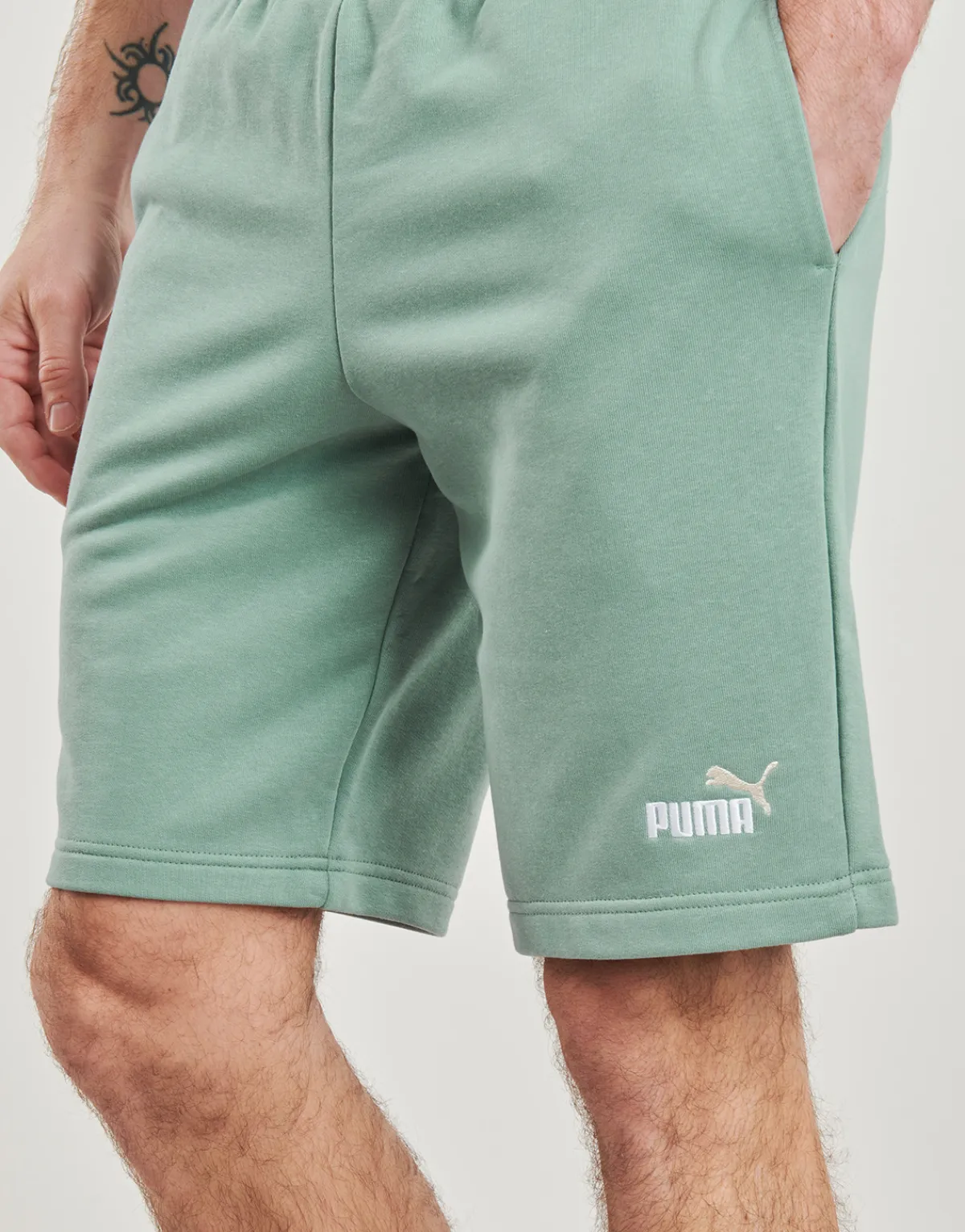 Hot Puma - ESS 2 COLOR LOGO SHORT Vert