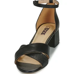 Online So Size - MAELA Black