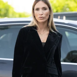 THEAD. - KATE BLAZER Noir Clearance