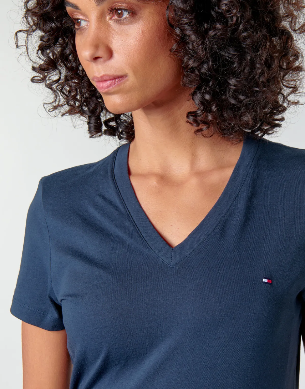 Tommy Hilfiger - HERITAGE V-NECK TEE Marine Clearance