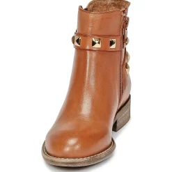 Young Elegant People - CELIA Cognac Outlet